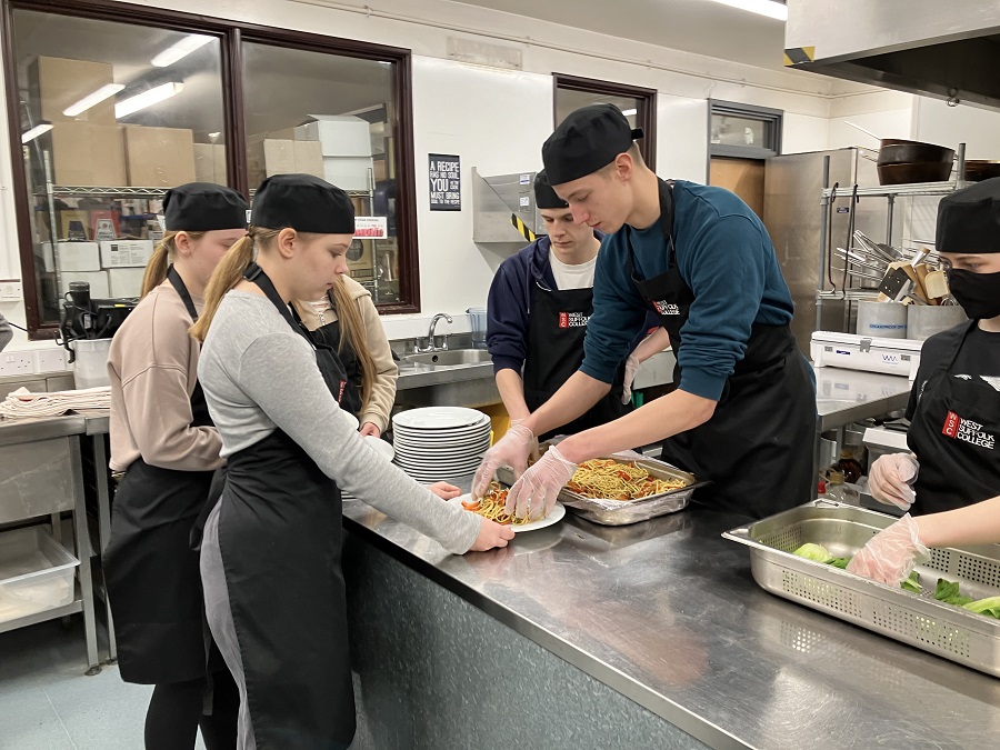 Student junior chefs