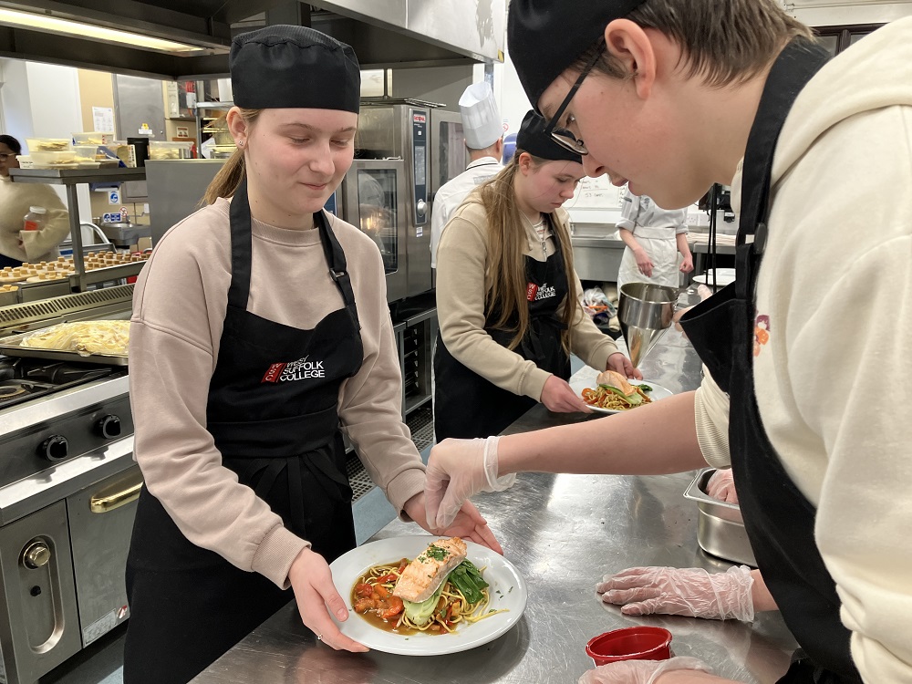 Student junior chefs